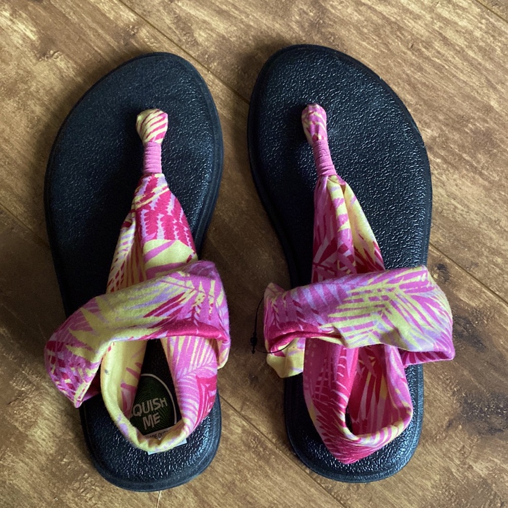Sanuk Sandals, Woman’s size 5